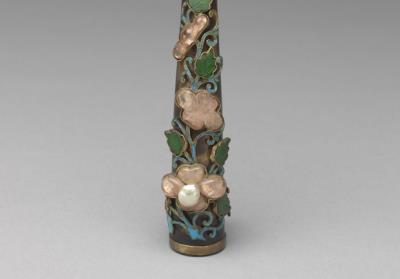 图片[2]-Pair of hawksbill-shell fingernail guards with pearl-and-gemstone floral inlay, Qing dynasty (1644-1911)-China Archive